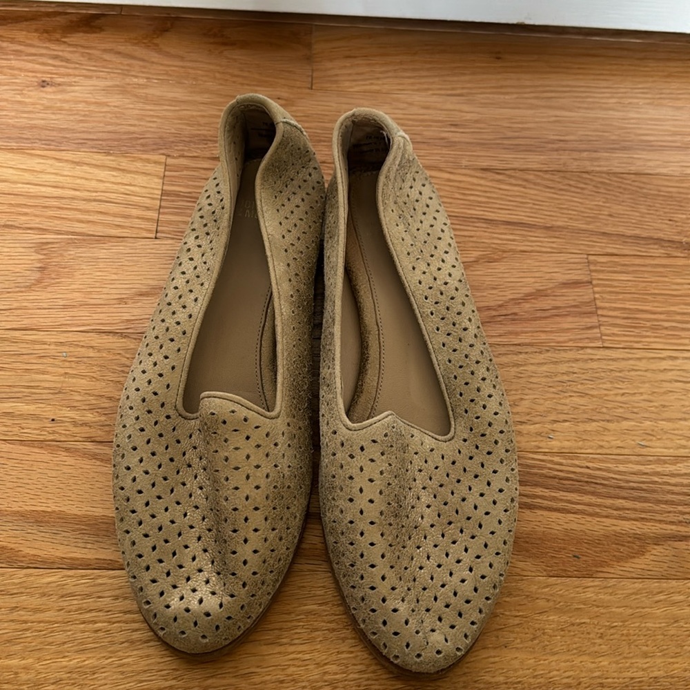 Johnson & Murphy gold leather flats size 7.5